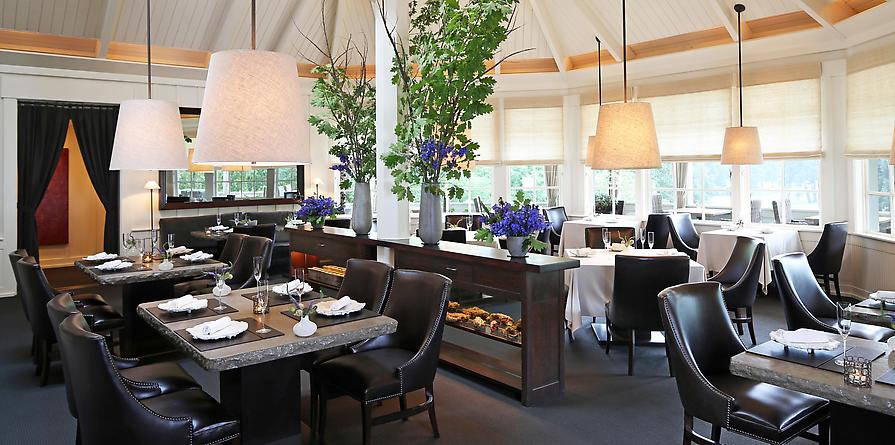 The dining room as seen on the Meadowood website: http://www.therestaurantatmeadowood.com/about